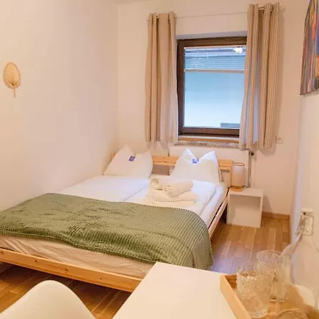 Gutshof Zum Wurzgarten - Haus Mit 5 Schlafzimmern Ferienhaus Schörfling