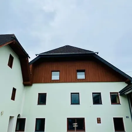 Holiday home Gutshof Zum Wurzgarten - Haus Mit 5 Schlafzimmern